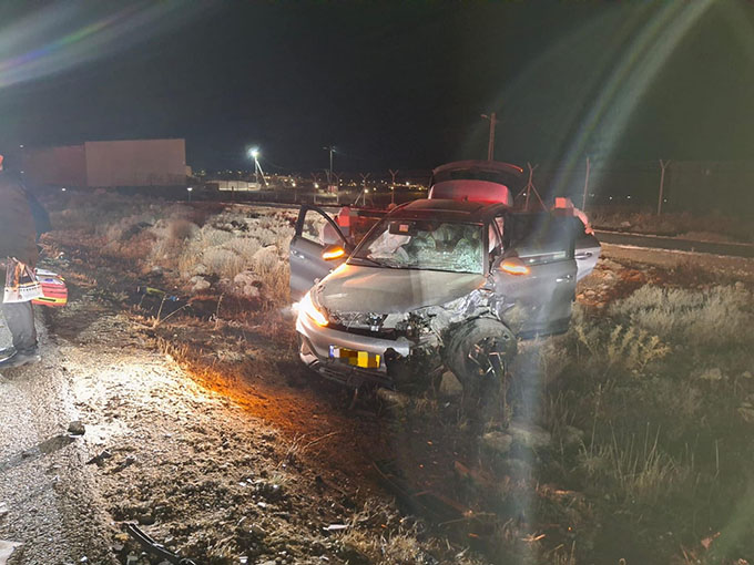 مصرع شاب واصابة طفل وشابة بجراح خطيرة 3 اخرين بجراح متوسطة بحادث طرق قرب الخليل